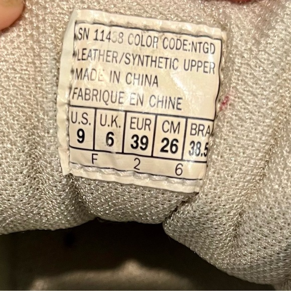 Skechers Sneakers Tan and Cream with Pink Flowers Trimmed in Gold Size 9 - Picture 9 of 13